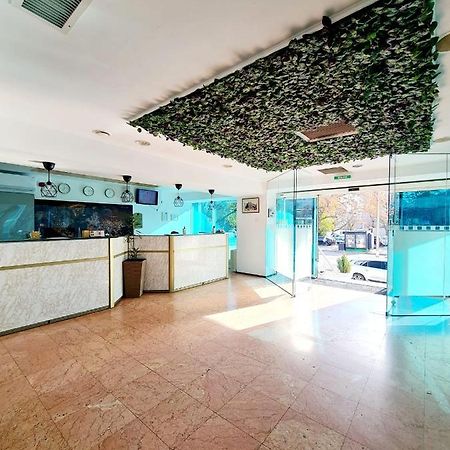Hotel Mojo Bucureşti Ngoại thất bức ảnh