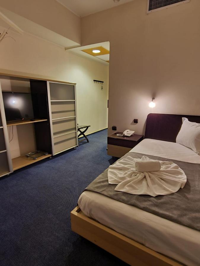 Hotel Mojo Bucureşti Ngoại thất bức ảnh