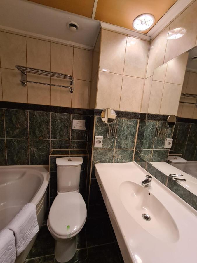 Hotel Mojo Bucureşti Ngoại thất bức ảnh