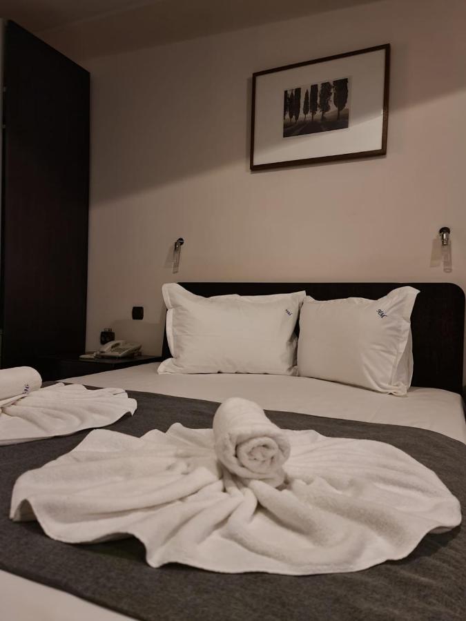 Hotel Mojo Bucureşti Ngoại thất bức ảnh