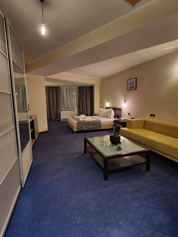 Hotel Mojo Bucureşti Ngoại thất bức ảnh