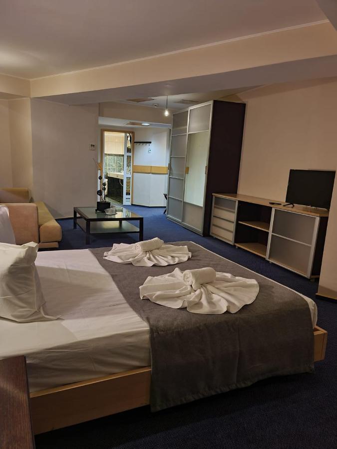 Hotel Mojo Bucureşti Ngoại thất bức ảnh