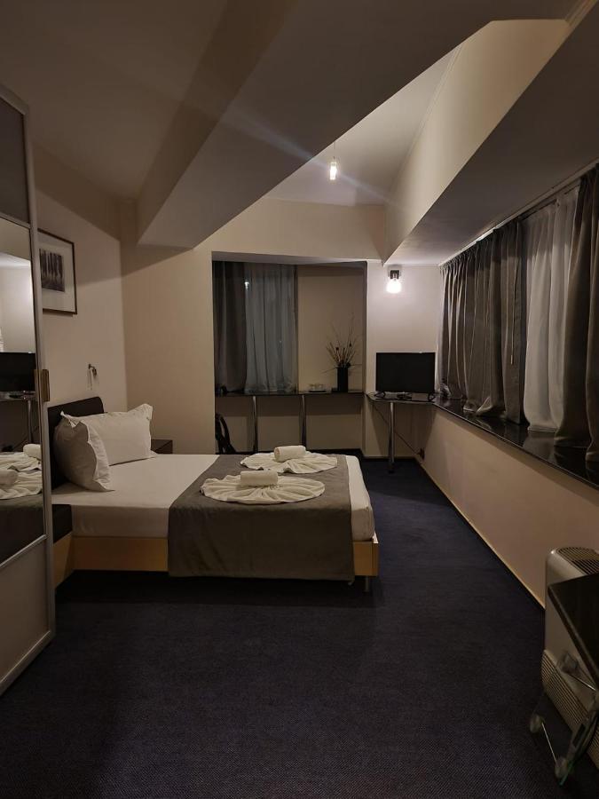 Hotel Mojo Bucureşti Ngoại thất bức ảnh